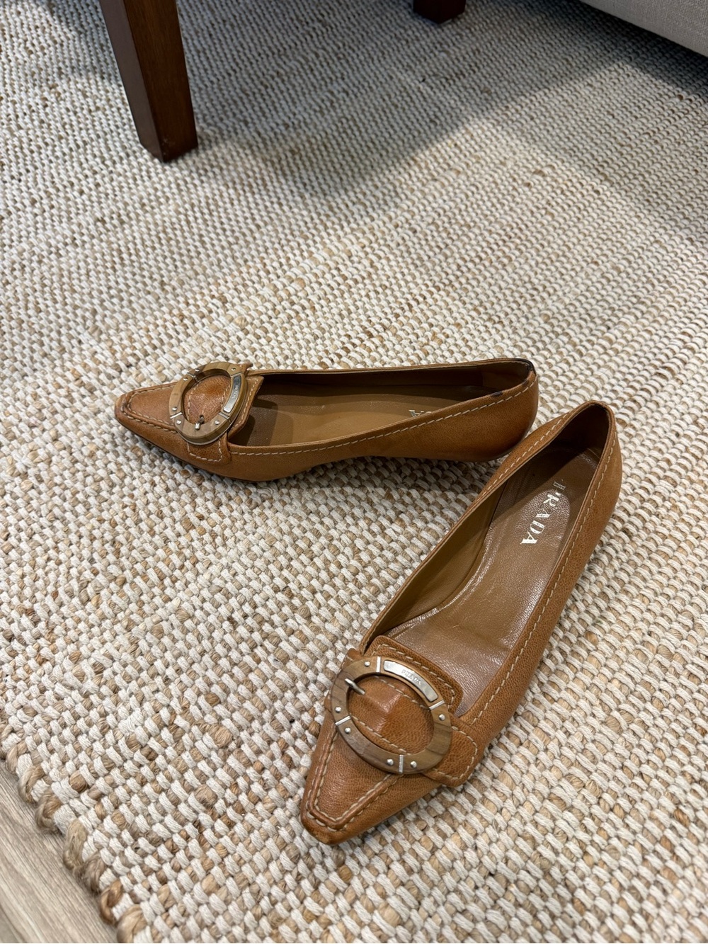 Vintage Prada Tan Leather Wood Buckle Kitten Heels - Size 36 - Picture 3 of 8